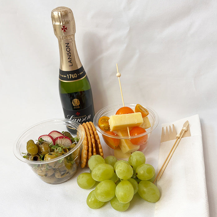 Champagne Cheese & Olives Brunch Bags (serves 6) (v)