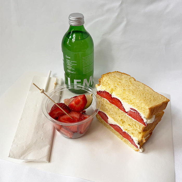Strawberries & Cream Brioche with Lime Drink Bags (serves 6) (v)